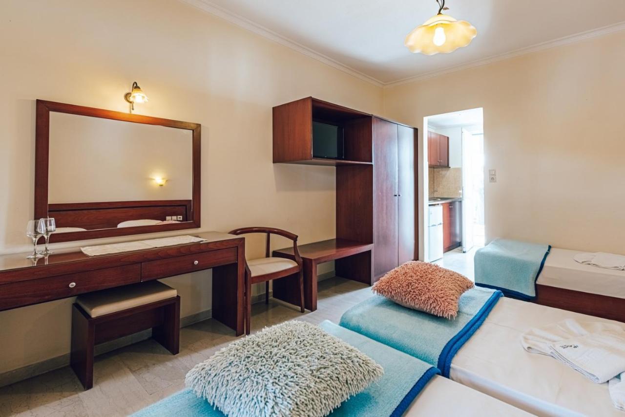 Bluewaves Aparthotel ลากานาส ภายนอก รูปภาพ