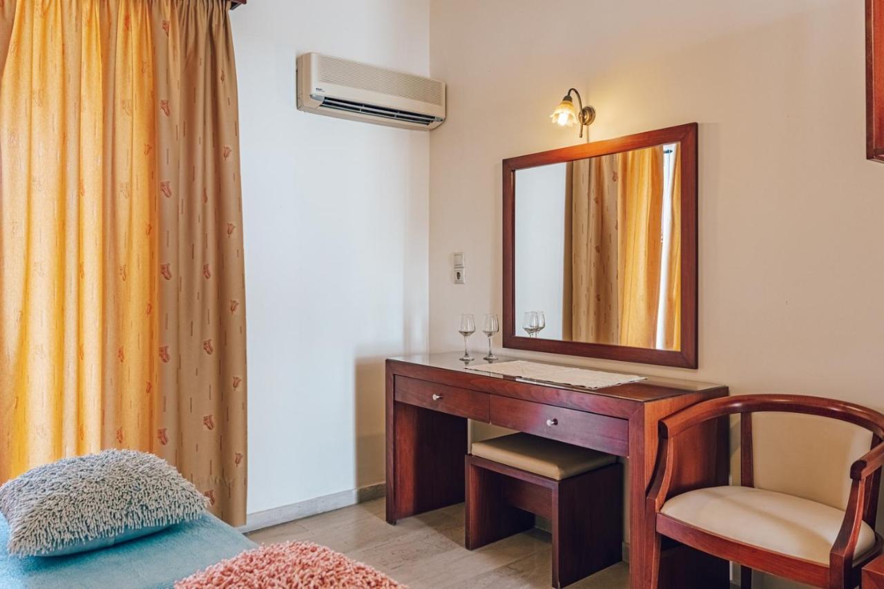 Bluewaves Aparthotel ลากานาส ภายนอก รูปภาพ