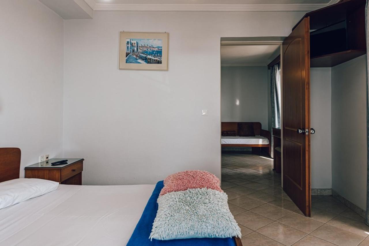 Bluewaves Aparthotel ลากานาส ภายนอก รูปภาพ