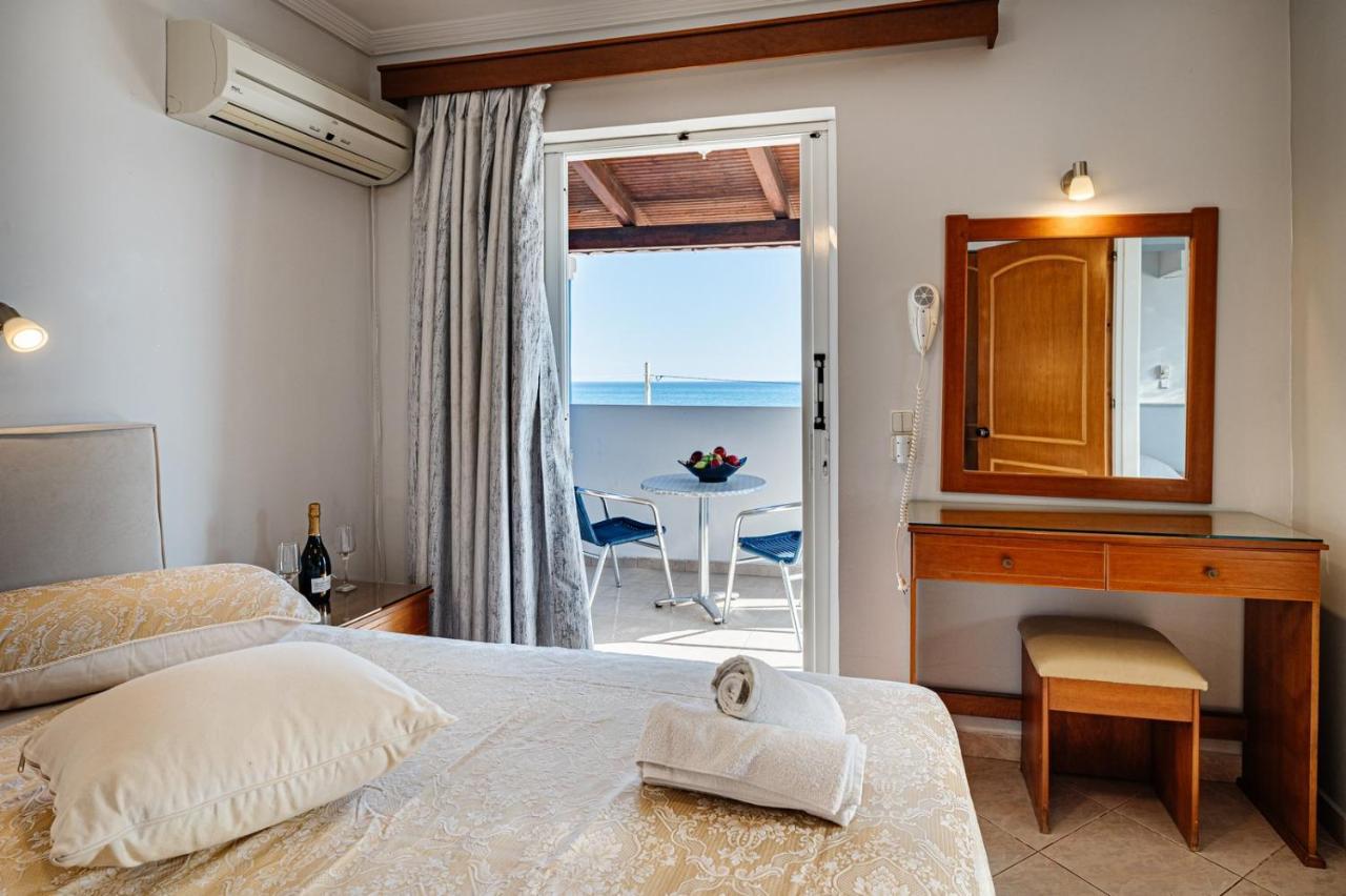 Bluewaves Aparthotel ลากานาส ภายนอก รูปภาพ